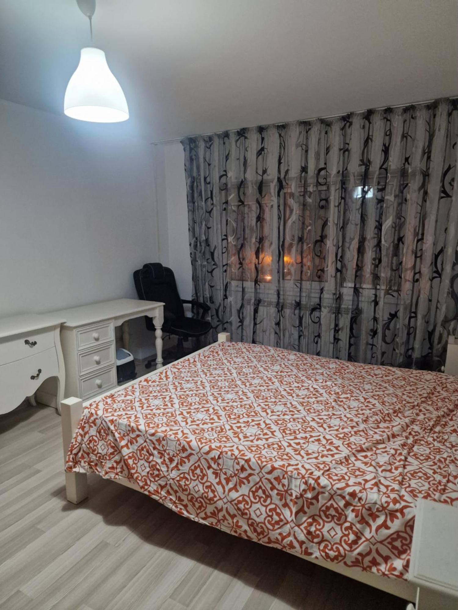 2 Bedrooms Apartment. Galati  Luaran gambar